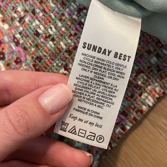 Aritzia Sunday Best Crop Spaghetti Strap Top - Picture 4 of 6